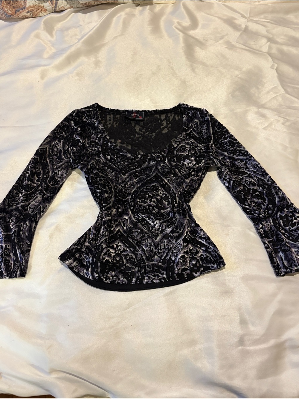 Velvet Patterned Women's Top in Black - Unbranded